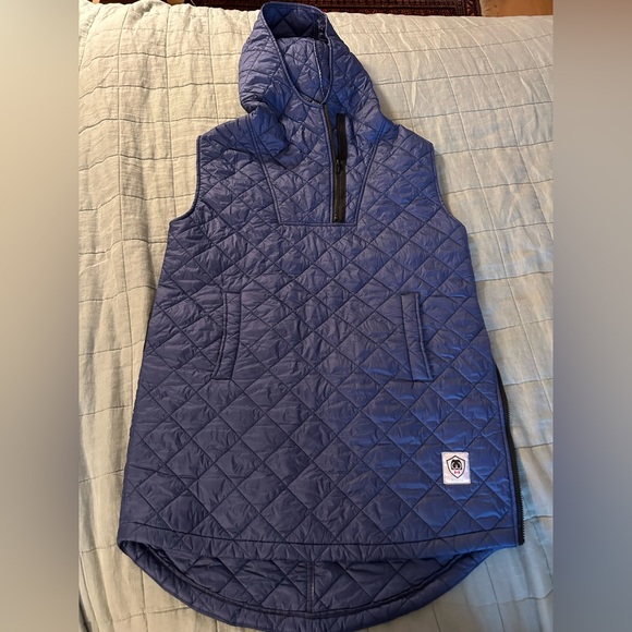 Buttcoat Original Hooded Vest - Picture 3 of 3